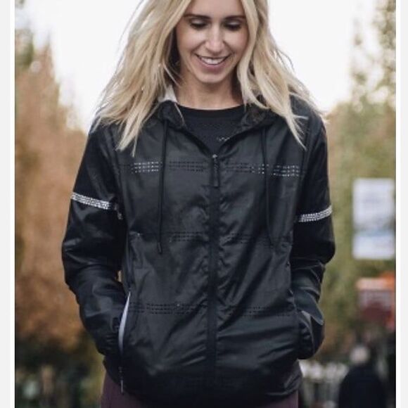 Zyia windbreaker jacket - Picture 1 of 9